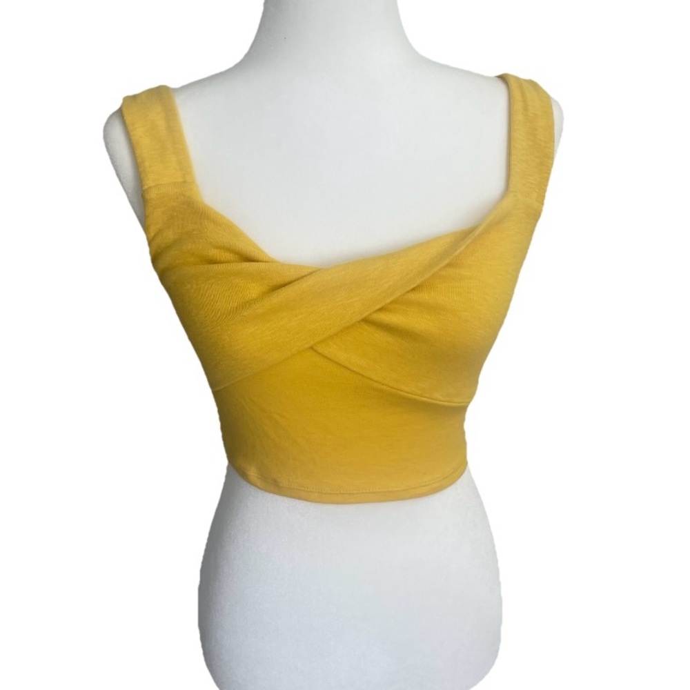 LEVI'S Women's Yellow Crop Top Size XS Stretchy NWT